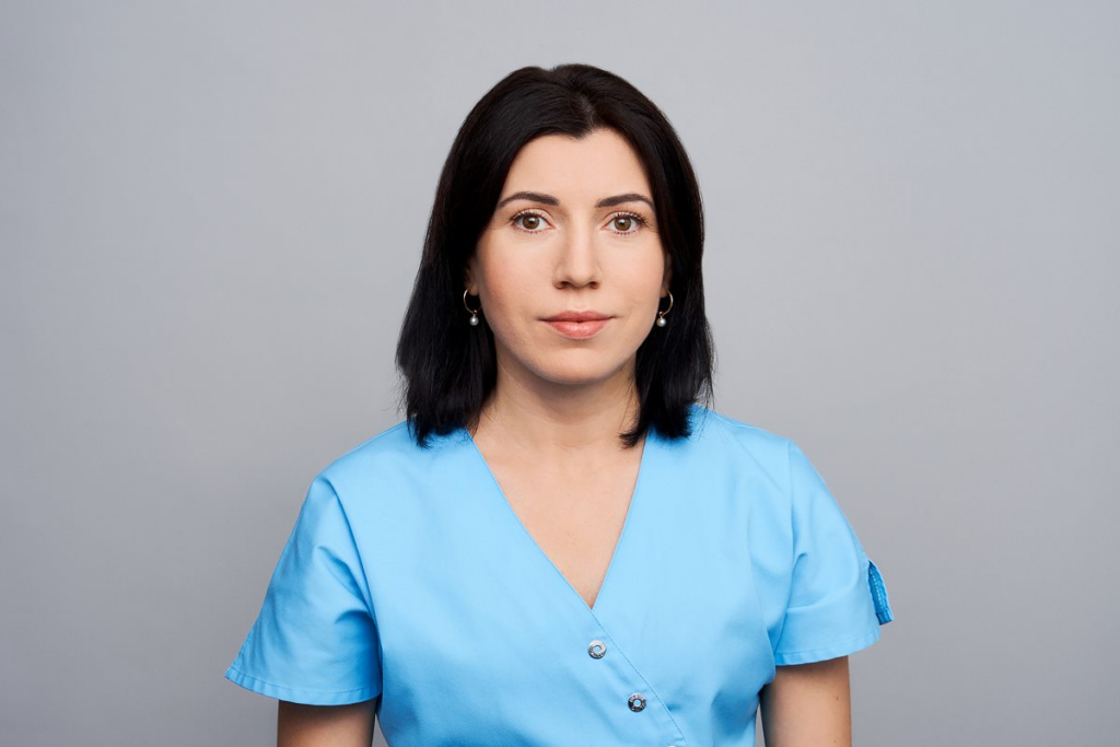 Nana Mouratidi
